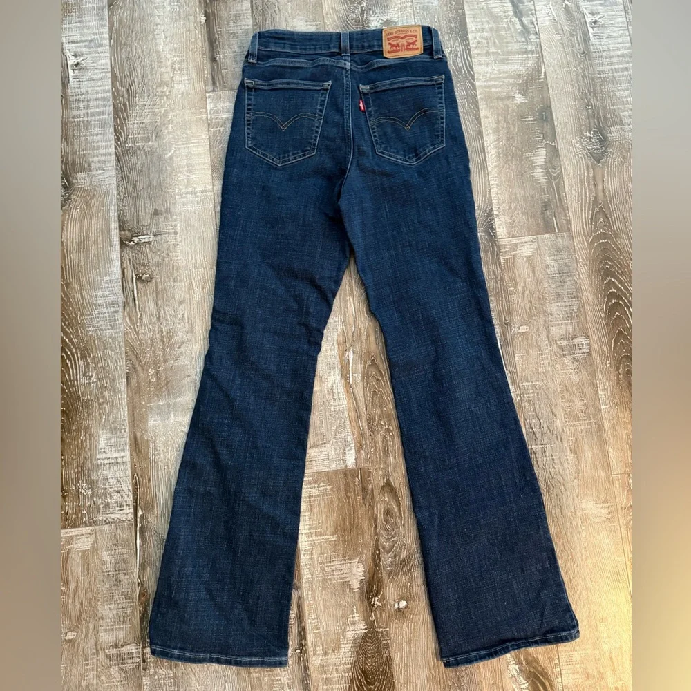 Levi's high rise Boot Cut Women's Jeans - Picture 3 of 7